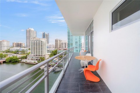 Condo in Miami Beach, Florida, 4 bedrooms  № 1412248 - photo 22