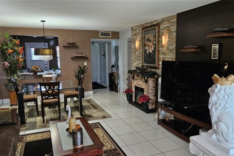 Copropriété à vendre à Hollywood, Floride: 2 chambres, 92.16 m2 № 1282340 - photo 3