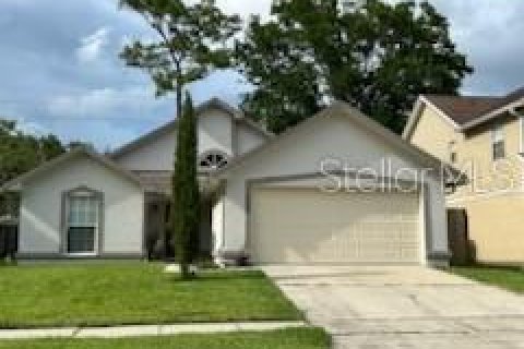 House in Lake Mary, Florida 3 bedrooms, 130.81 sq.m. № 1347545 - photo 1