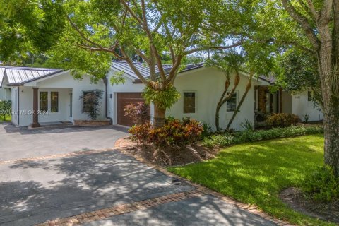 Casa en venta en Pinecrest, Florida, 5 dormitorios, 323.21 m2 № 1170633 - foto 1