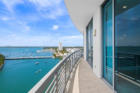 Condo in Miami Beach, Florida, 3 bedrooms  № 1170632 - photo 29