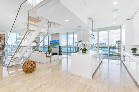 Condo in Miami Beach, Florida, 3 bedrooms  № 1170632 - photo 4