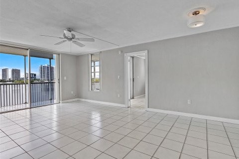 Copropriété à vendre à Aventura, Floride: 2 chambres, 100.61 m2 № 1236448 - photo 7