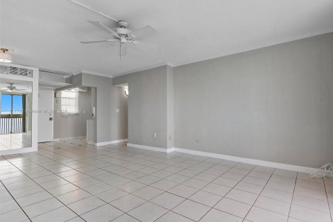 Copropriété à vendre à Aventura, Floride: 2 chambres, 100.61 m2 № 1236448 - photo 11