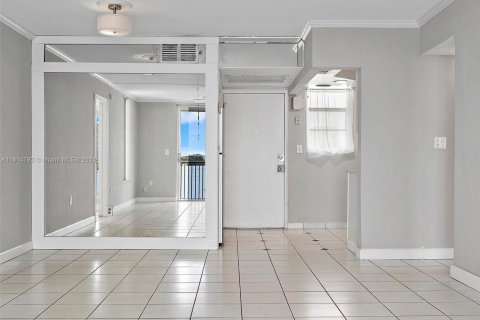 Copropriété à vendre à Aventura, Floride: 2 chambres, 100.61 m2 № 1236448 - photo 13