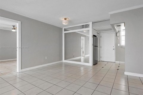 Copropriété à vendre à Aventura, Floride: 2 chambres, 100.61 m2 № 1236448 - photo 15