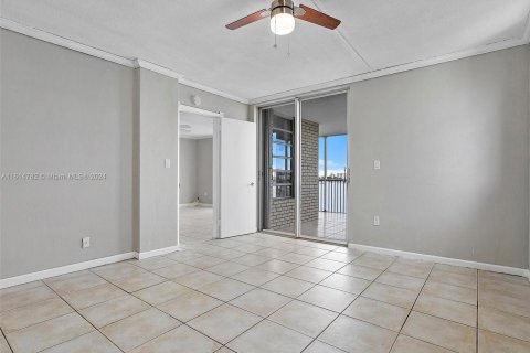 Copropriété à vendre à Aventura, Floride: 2 chambres, 100.61 m2 № 1236448 - photo 23