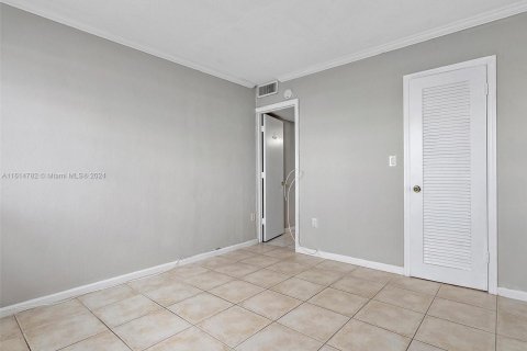 Copropriété à vendre à Aventura, Floride: 2 chambres, 100.61 m2 № 1236448 - photo 30