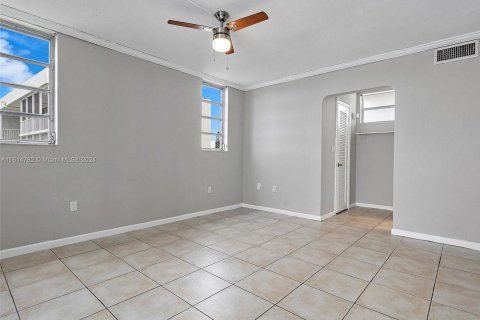 Copropriété à vendre à Aventura, Floride: 2 chambres, 100.61 m2 № 1236448 - photo 21