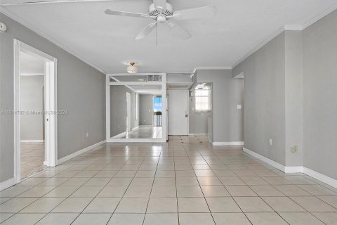 Copropriété à vendre à Aventura, Floride: 2 chambres, 100.61 m2 № 1236448 - photo 12