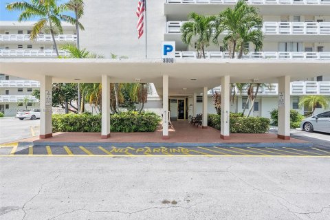 Condo in Aventura, Florida, 2 bedrooms  № 1236448 - photo 3