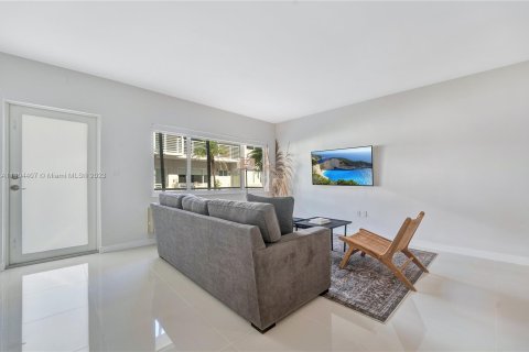 Apartamento en alquiler en Bay Harbor Islands, Florida, 1 dormitorio, 74.32 m2 № 554136 - foto 11