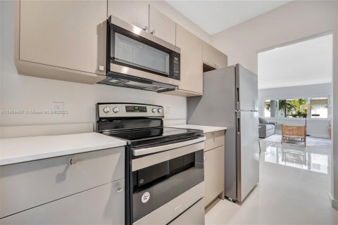 Apartamento en alquiler en Bay Harbor Islands, Florida, 1 dormitorio, 74.32 m2 № 554136 - foto 17