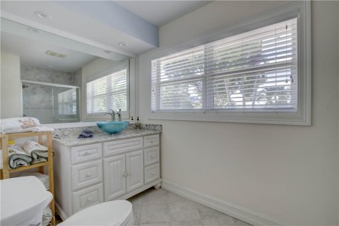 House in Lauderdale-by-the-Sea, Florida 3 bedrooms, 190.08 sq.m. № 656468 - photo 25