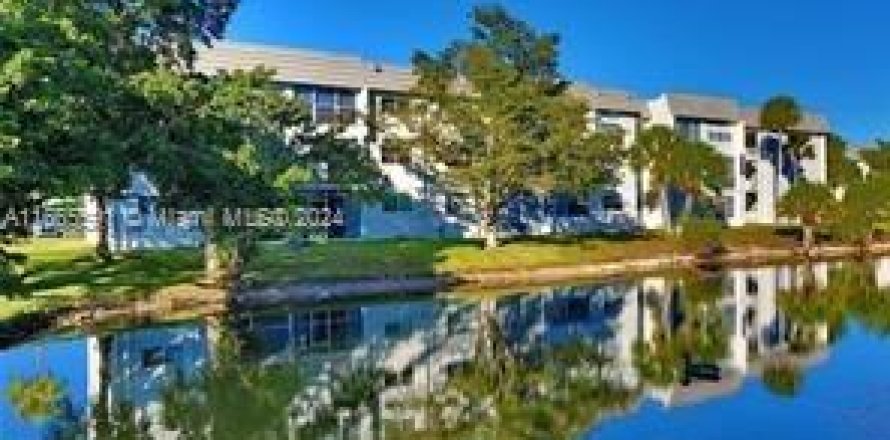 Condominio en Sunrise, Florida, 2 dormitorios  № 1380069