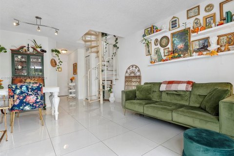 Condominio en venta en Miami, Florida, 1 dormitorio, 69.31 m2 № 1380066 - foto 13