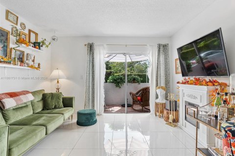 Condo in Miami, Florida, 1 bedroom  № 1380066 - photo 10