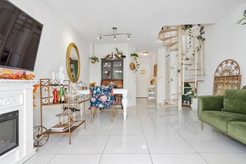 Condo in Miami, Florida, 1 bedroom  № 1380066 - photo 12