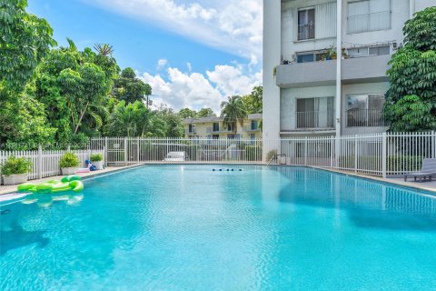 Condo in Miami, Florida, 1 bedroom  № 1380066 - photo 30