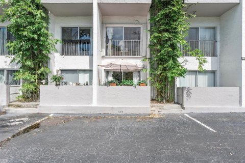 Condo in Miami, Florida, 1 bedroom  № 1380066 - photo 2