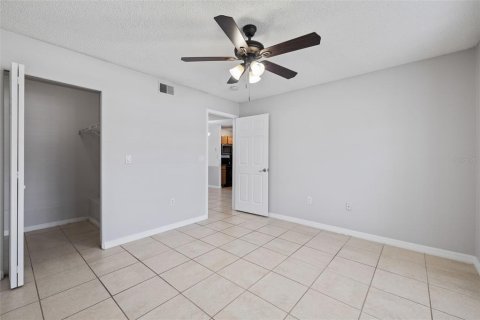 Condominio en venta en Brandon, Florida, 1 dormitorio, 56.86 m2 № 1352347 - foto 8