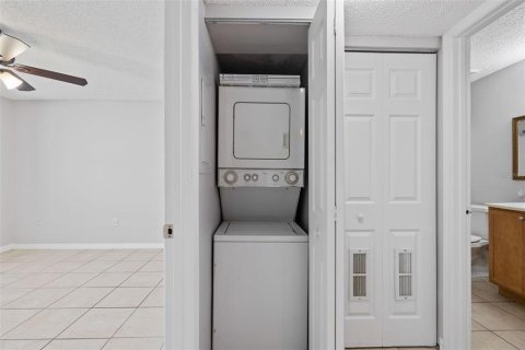 Condominio en venta en Brandon, Florida, 1 dormitorio, 56.86 m2 № 1352347 - foto 11