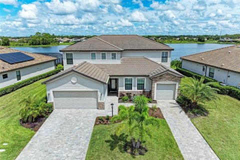 Casa en venta en Lakewood Ranch, Florida, 6 dormitorios, 363.06 m2 № 1352368 - foto 1