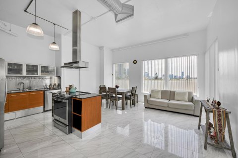 Copropriété à vendre à Miami, Floride: 2 chambres, 88.63 m2 № 1136023 - photo 1