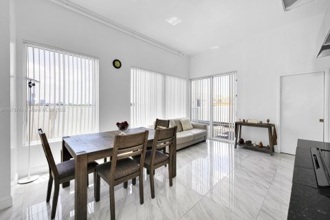 Condominio en venta en Miami, Florida, 2 dormitorios, 88.63 m2 № 1136023 - foto 5