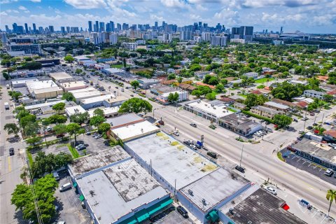 Propiedad comercial en venta en Miami, Florida № 1328912 - foto 18