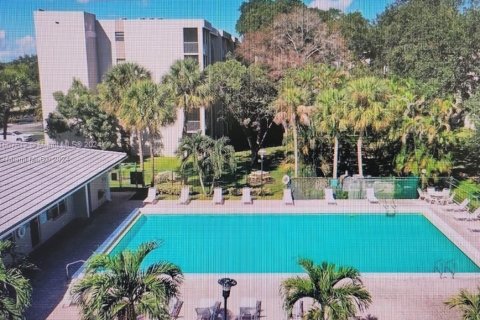 Condominio en venta en Coral Springs, Florida, 2 dormitorios, 91.97 m2 № 1097314 - foto 12