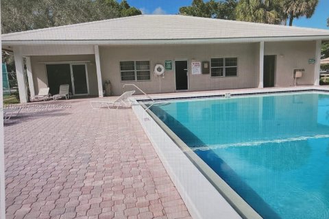 Condominio en venta en Coral Springs, Florida, 2 dormitorios, 91.97 m2 № 1097314 - foto 16