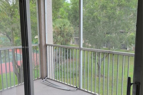 Condominio en venta en Coral Springs, Florida, 2 dormitorios, 91.97 m2 № 1097314 - foto 8