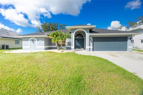 Villa ou maison à vendre à Punta Gorda, Floride: 3 chambres, 187.66 m2 № 850374 - photo 1