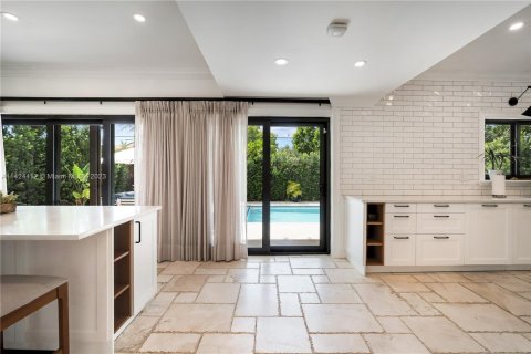 Villa ou maison à vendre à Miami Beach, Floride: 4 chambres, 275.92 m2 № 883108 - photo 29