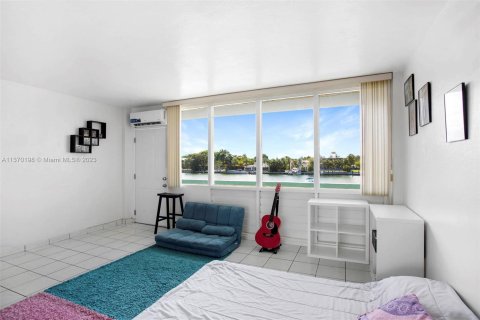 Condominio en venta en Miami Beach, Florida, 2337.7 m2 № 426078 - foto 2