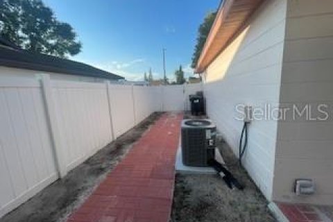 House in Orlando, Florida 3 bedrooms, 117.24 sq.m. № 1350924 - photo 21