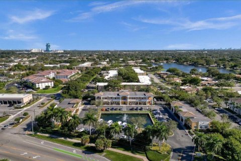 Propiedad comercial en venta en Davie, Florida № 1345802 - foto 3