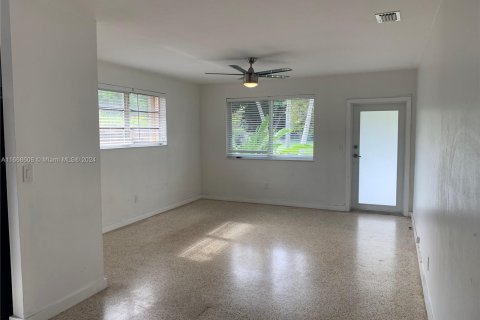 Immobilier commercial à vendre à South Miami, Floride: 176.51 m2 № 1384573 - photo 7