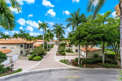 Condominio en venta en Coral Gables, Florida, 2 dormitorios, 243.4 m2 № 382984 - foto 19