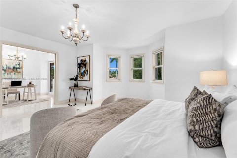 Condominio en venta en Coral Gables, Florida, 2 dormitorios, 243.4 m2 № 382984 - foto 24