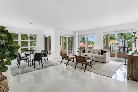 Copropriété à vendre à Coral Gables, Floride: 2 chambres, 243.4 m2 № 382984 - photo 3