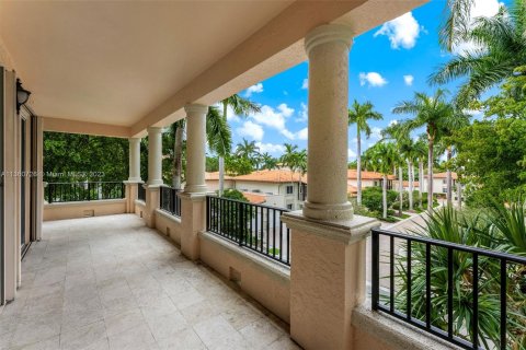 Condominio en venta en Coral Gables, Florida, 2 dormitorios, 243.4 m2 № 382984 - foto 18