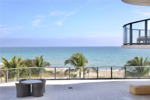 Copropriété à vendre à Pompano Beach, Floride: 3 chambres, 274.62 m2 № 963220 - photo 1