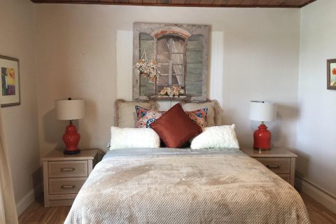 Villa ou maison à louer à West Palm Beach, Floride: 2 chambres, 275.64 m2 № 734667 - photo 4