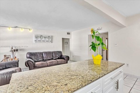 Immobilier commercial à vendre à Miami, Floride: 243.78 m2 № 1289139 - photo 27