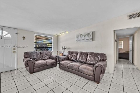 Immobilier commercial à vendre à Miami, Floride: 243.78 m2 № 1289139 - photo 21