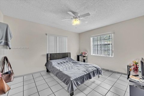 Propiedad comercial en venta en Miami, Florida, 243.78 m2 № 1289139 - foto 14