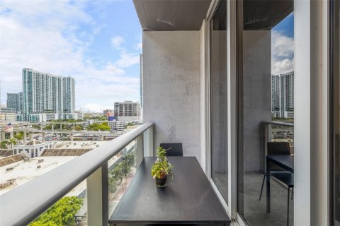 Condominio en alquiler en Miami, Florida, 1 dormitorio, 49.52 m2 № 30198 - foto 7