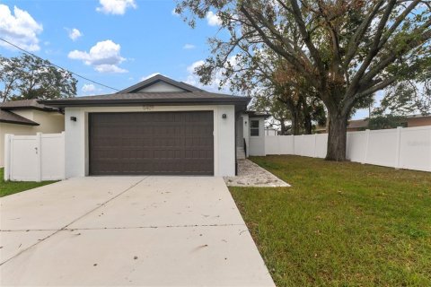 House in Tampa, Florida 3 bedrooms, 134.24 sq.m. № 1434424 - photo 4